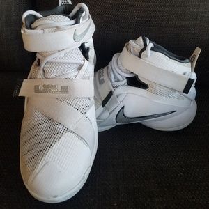 Nike Lebron James Soldier